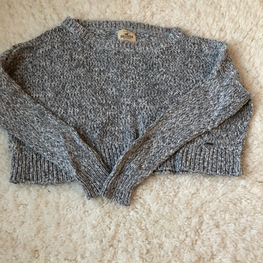 Oversized cropped sweater